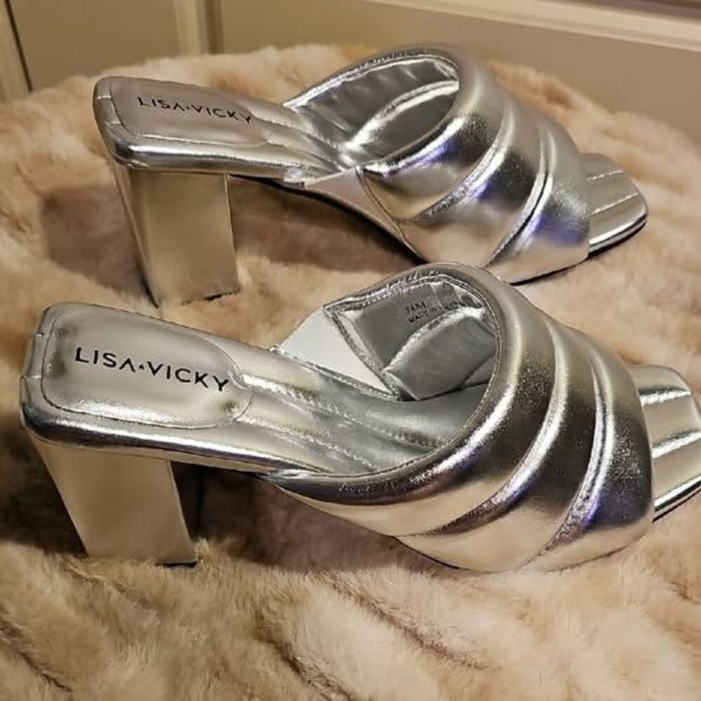 LISA☆VICKY- Silver Metallic Women's Mules SIZE 7.5 NWT - Picture 3 of 10